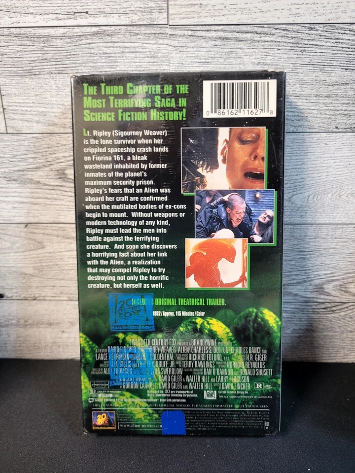 Alien 3 VHS 1992 Factory Sealed Sigourney Weaver Charles Dance Sci-Fi - Image 2 of 4