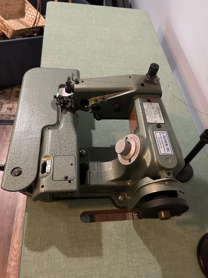 Dobladillo industrial de puntada ciega US Stitchline SL718‐2 - 2500 SPM, ¡motor de embrague! Foto 4 de 4