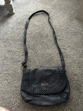 Mantaray Women's Navy Crossbody Bag Adjustable Shoulder Strap Good Condition