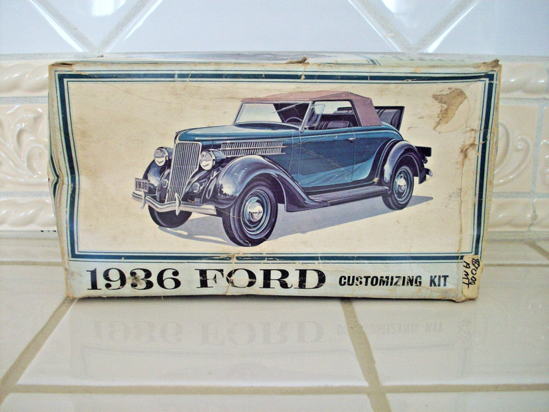 Vintage AMT 1936 Ford Customizing 1:25 Model Car Kit