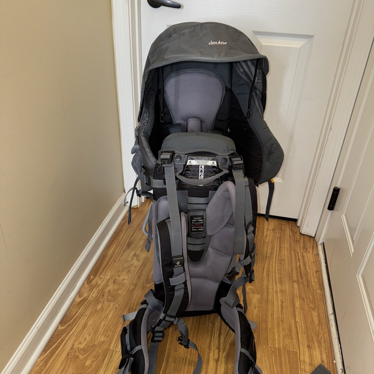 Deuter Kid Comfort 3 Hiking Backpack Child Carrier w/ Retractable