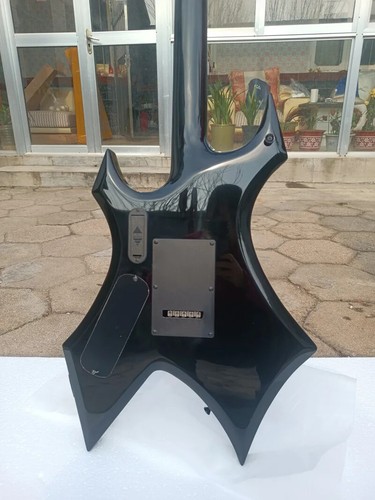 B.C. Rich "Warlock "Electric Guitar, Floyd Rose Vibrato Bridge, Lock String Nut - Picture 4 of 11