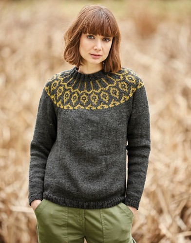 10082 Ladies Aran Sweater Hayfield 