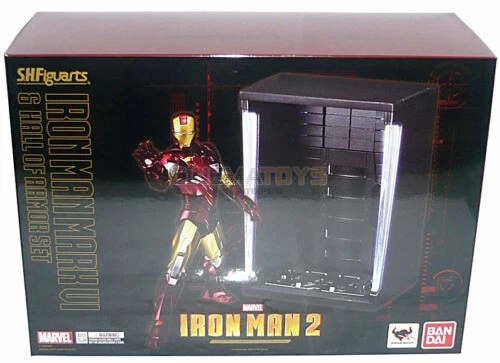 Action figure di eroi dei fumetti sul Iron Man