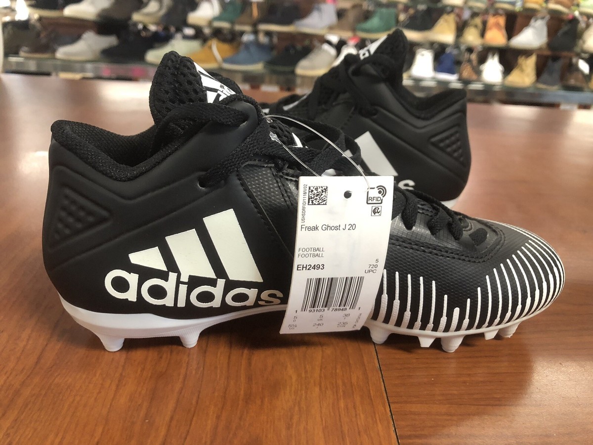 freak ghost 20 cleats