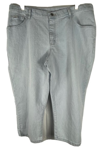 Blaue Damen Jeans Capri 18W hellblau Reißverschluss Gürtelschlaufen