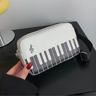 Foto 17 di 30