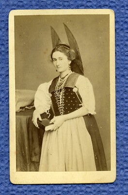 CDV. X.4 PORTRAITS SCHWEIZER DAMEN. VON L.GERBER'S UND LEUTHOLD. EXC.+ ANSICHTEN GENEVE.