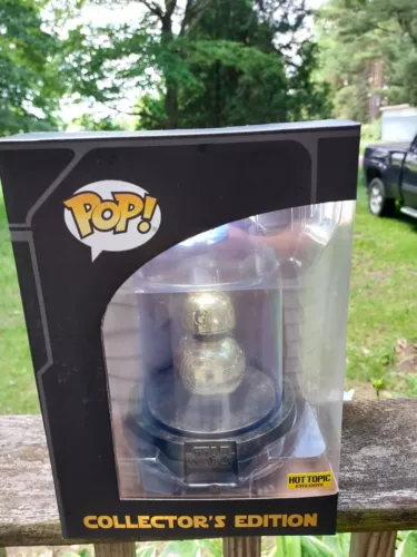 Funko POP! Star Wars BB-8 Collectors Edition Gold Chrome Hot Topic Exclusive