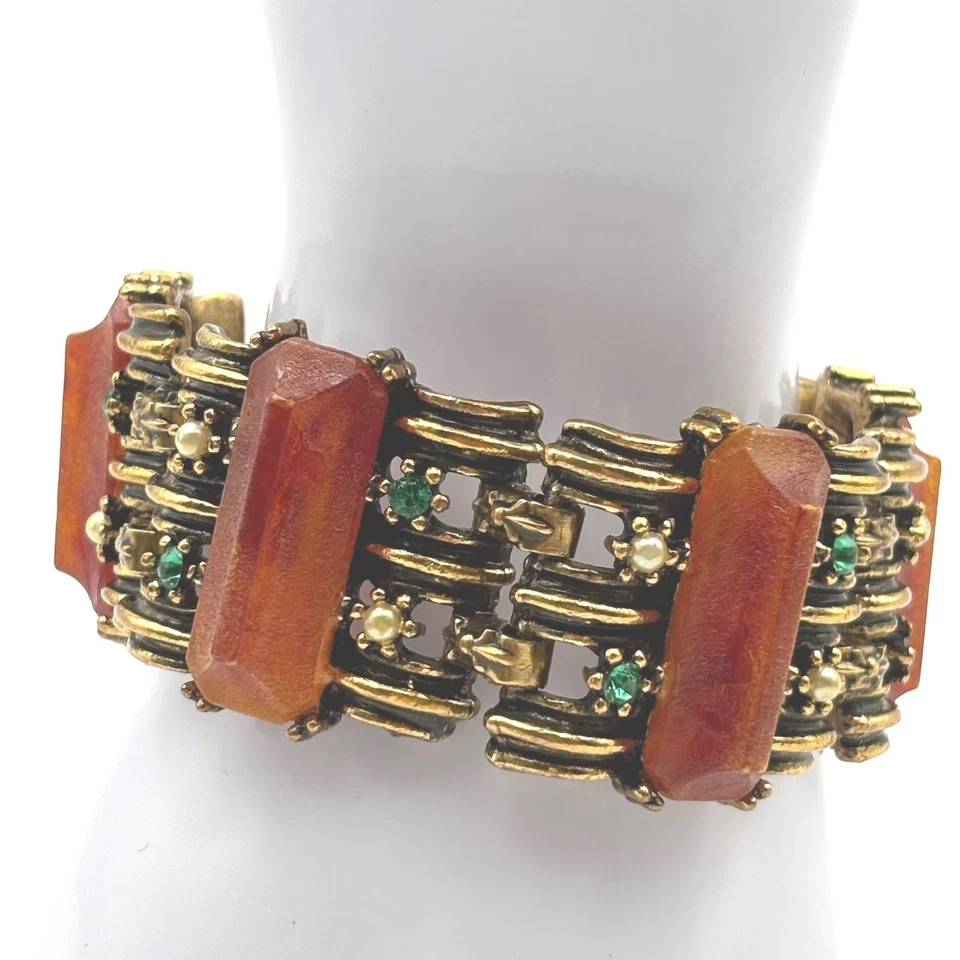 RARO Brazalete Vintage Tono Dorado con Imitación Cornalina, Esmeralda y Perla Acentos Foto 2 de 4