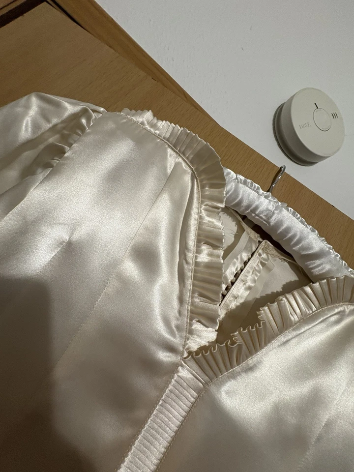 Beautiful early 1930s art deco champagne silk satin Wedding gown - Image 2 of 4