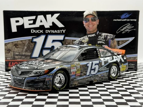 2013 Clint Bowyer Peak Duck Dynasty Camo Toyota Camry MWR Action NASCAR 1/24