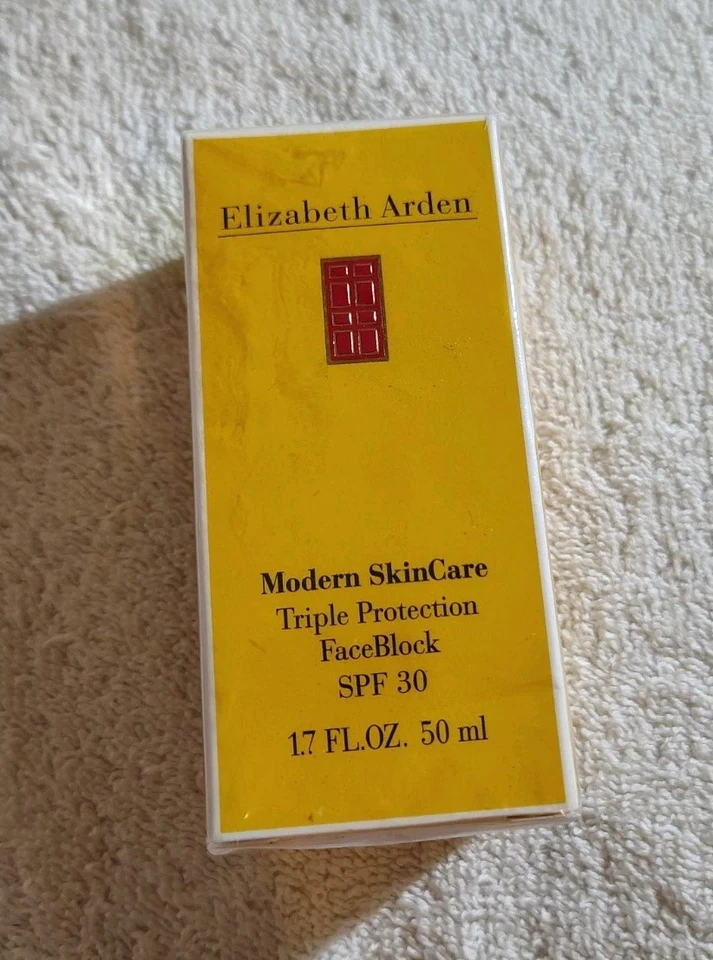 NEW SEALED ELIZABETH ARDEN 30 TRIPLE PROTECTION OILFREE FACEBLOCK 1.7 OUNCE  - Image 1 of 4