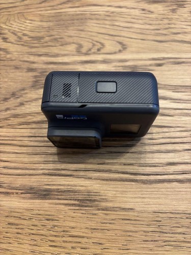 GoPro HERO6 4K digital action camera Good Condition w/ 2 batteries & accessories - Picture 7 of 9