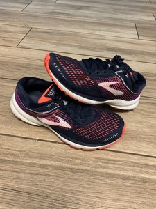 brooks shoes womens orange