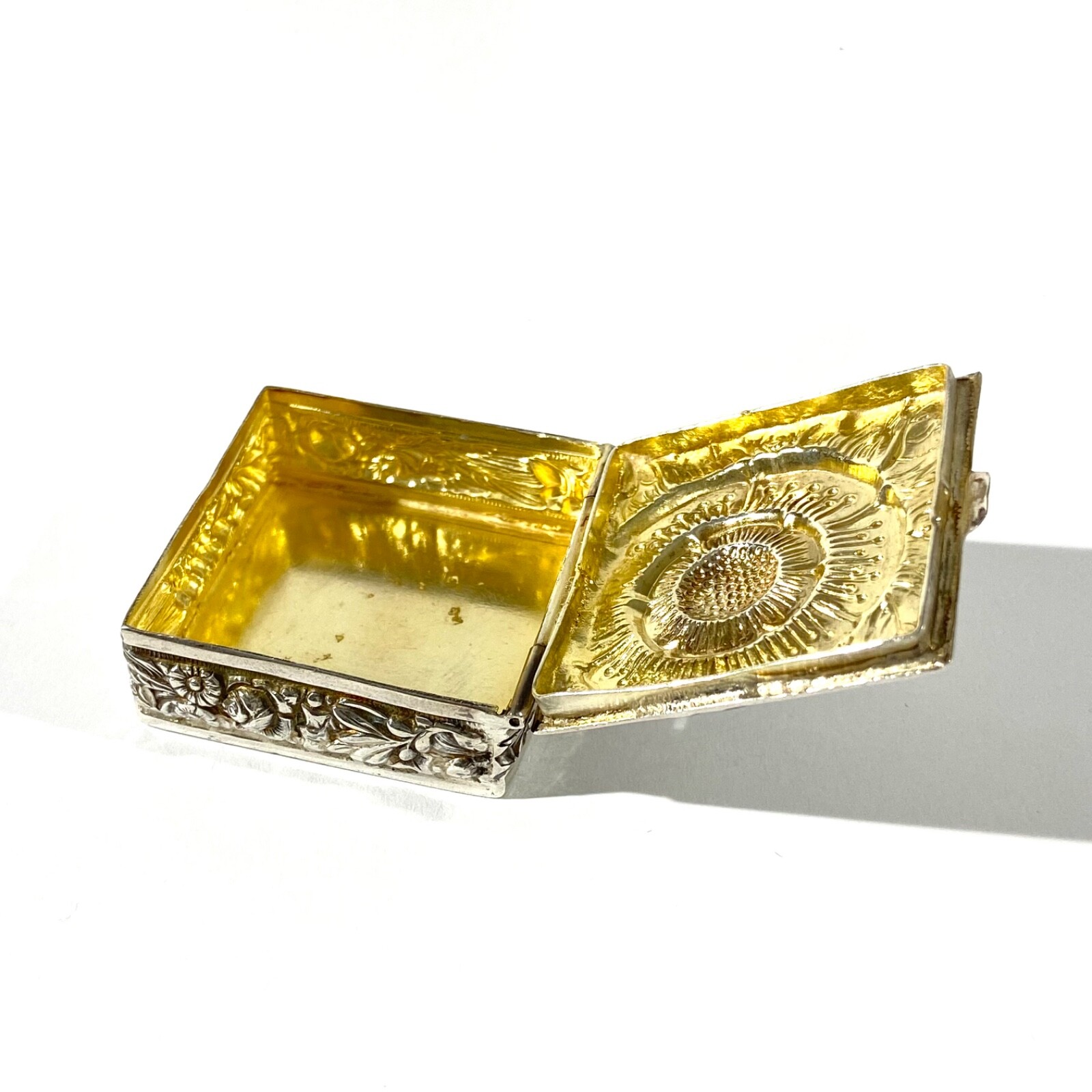 Vintage Sterling Silver Pill Box, Hallmarked with floral decors eBay