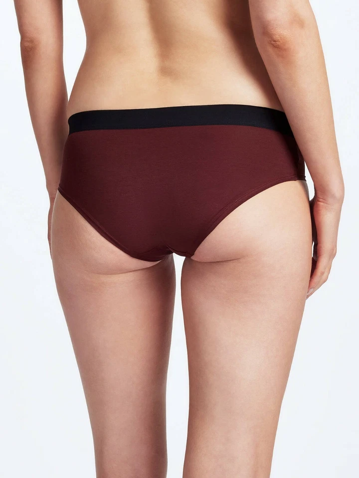 Pantalón corto DKNY rojo clásico para niño L139226 talla M Foto 2 de 2