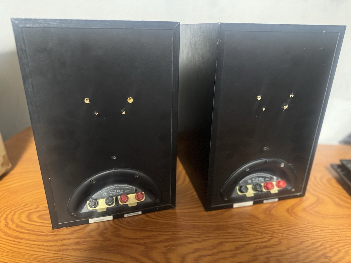KEF Q15 Pair of Bookshelf Speakers 10-100W 6 Ohm Bi-Wired Black