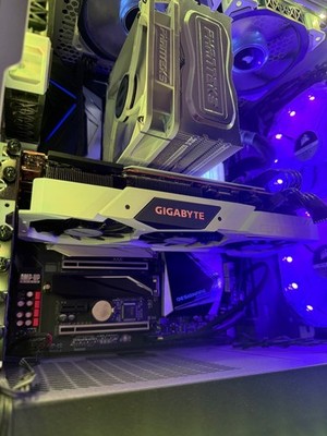 Gigabyte NVIDIA GeForce RTX 2080 Windforce 8GB White Gaming PC GPU