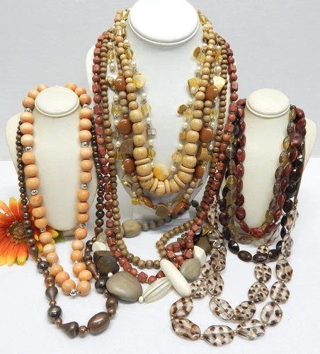 VINTAGE TO NOW BOHO THEMED FASHION /COSTUME JEWELRY NECKLACE LOT