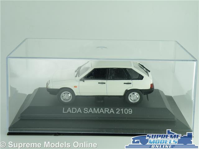 Lada Samara 2109 blanc Ostalgie véhicule miniature Lada Samara 2109 blanc Ostalgie véhicule miniature