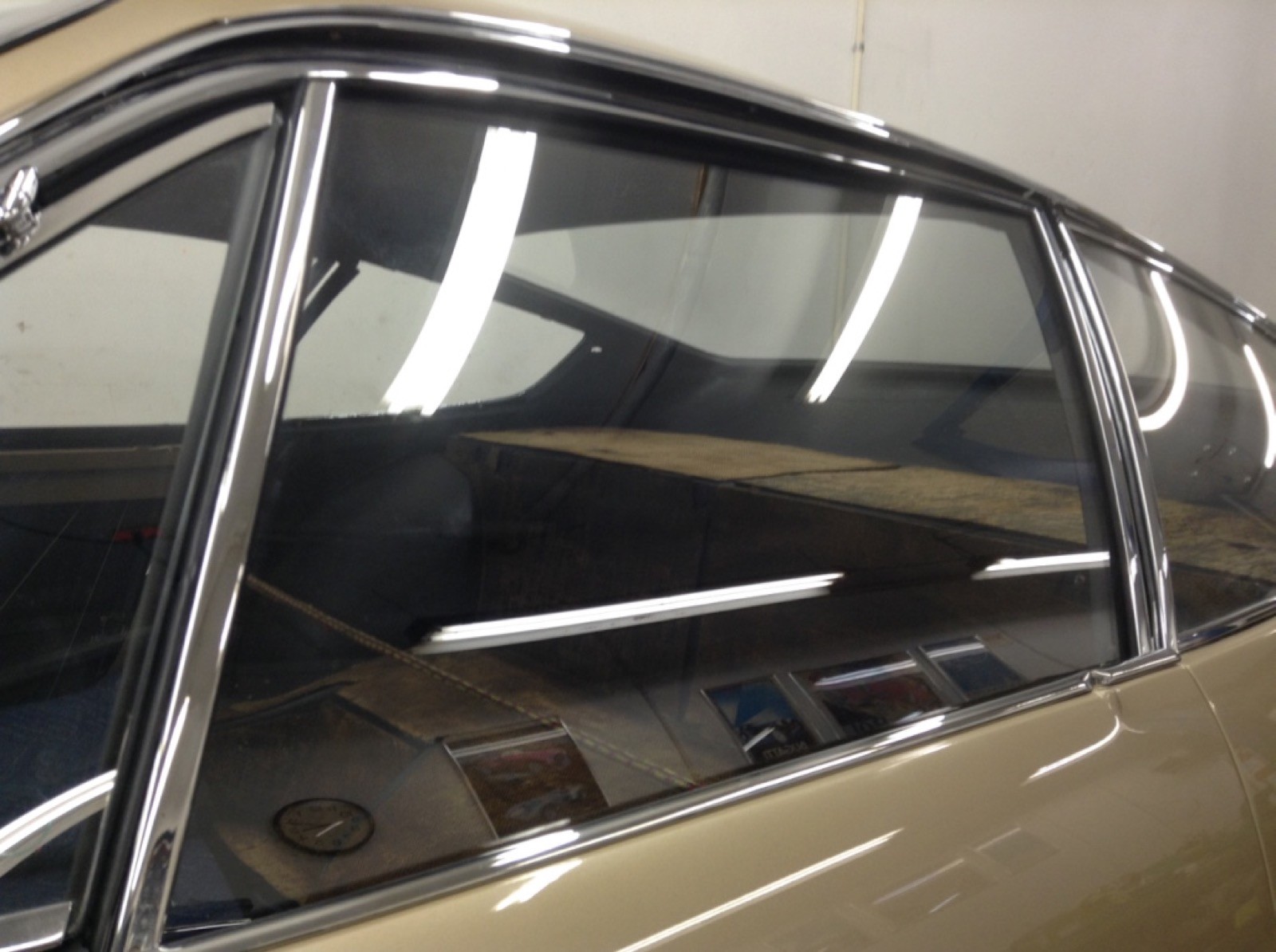Ferrari 365 GTB/4 "Daytona" (Coupe) Door Window Glass, New Pair, 1969 - 1973