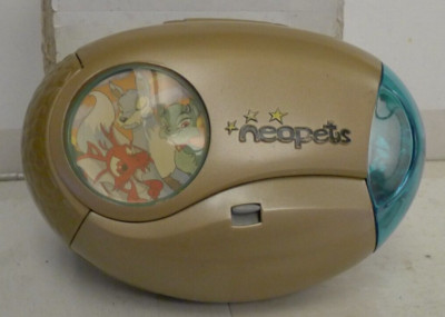 NeoPets Deluxe Virtual LCD Electronic Meridell Game Gold 2003 Hasbro - TESTED