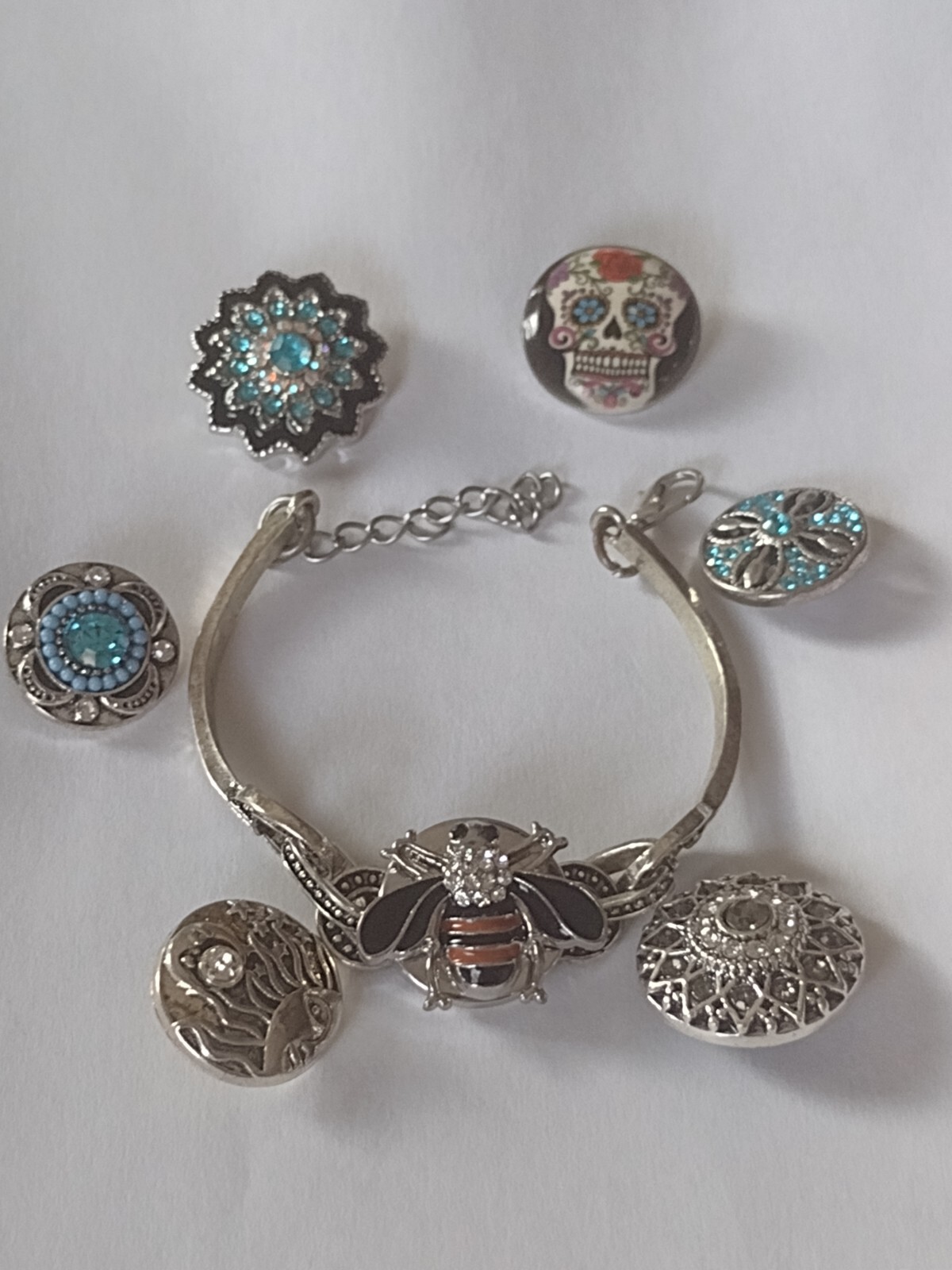 Silver Toned Bracelet With 7 Interchangeable, Sna… - image 1