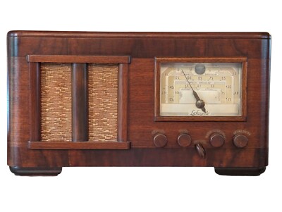 Lafayette JS-174 Tabletop Tube Radio with rotatable antenna