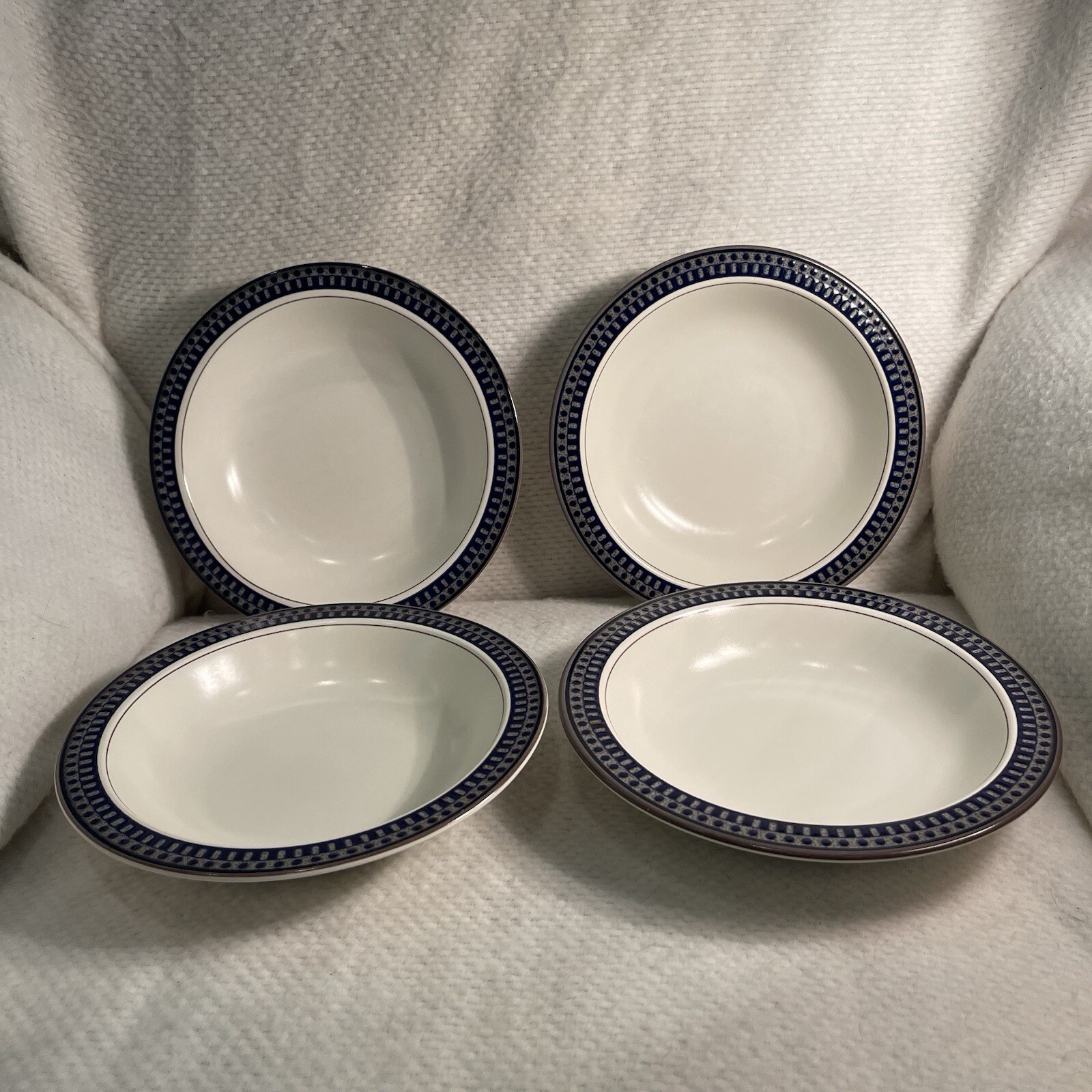 Mikasa Potter’s Touch Aztec Blue Ironstone Soup/ Salad Bowls Blue Gray Set 4
