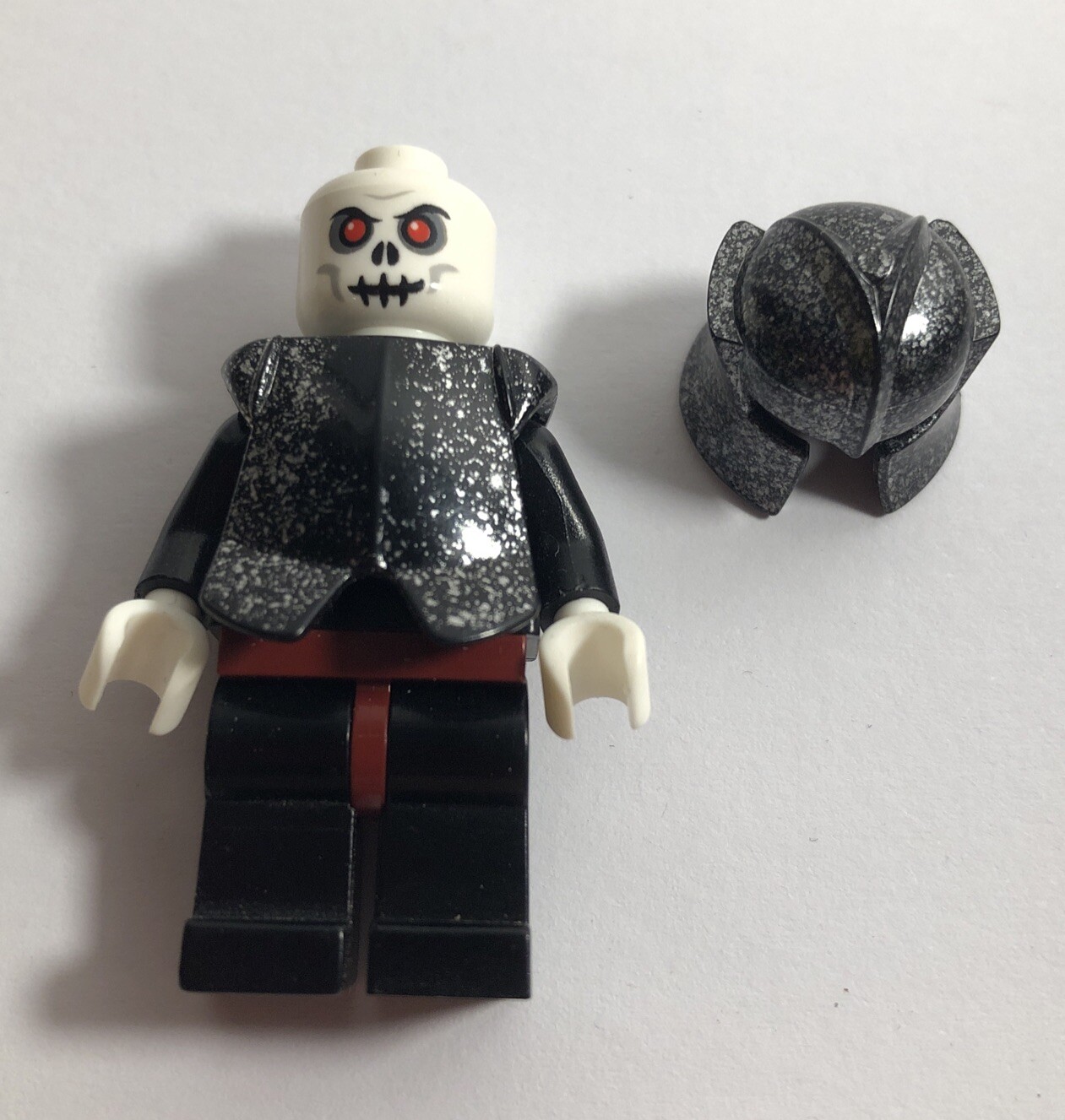 Lego Minifigure, Fantasy Era, cas331, Skeleton Warrior 5, Speckled