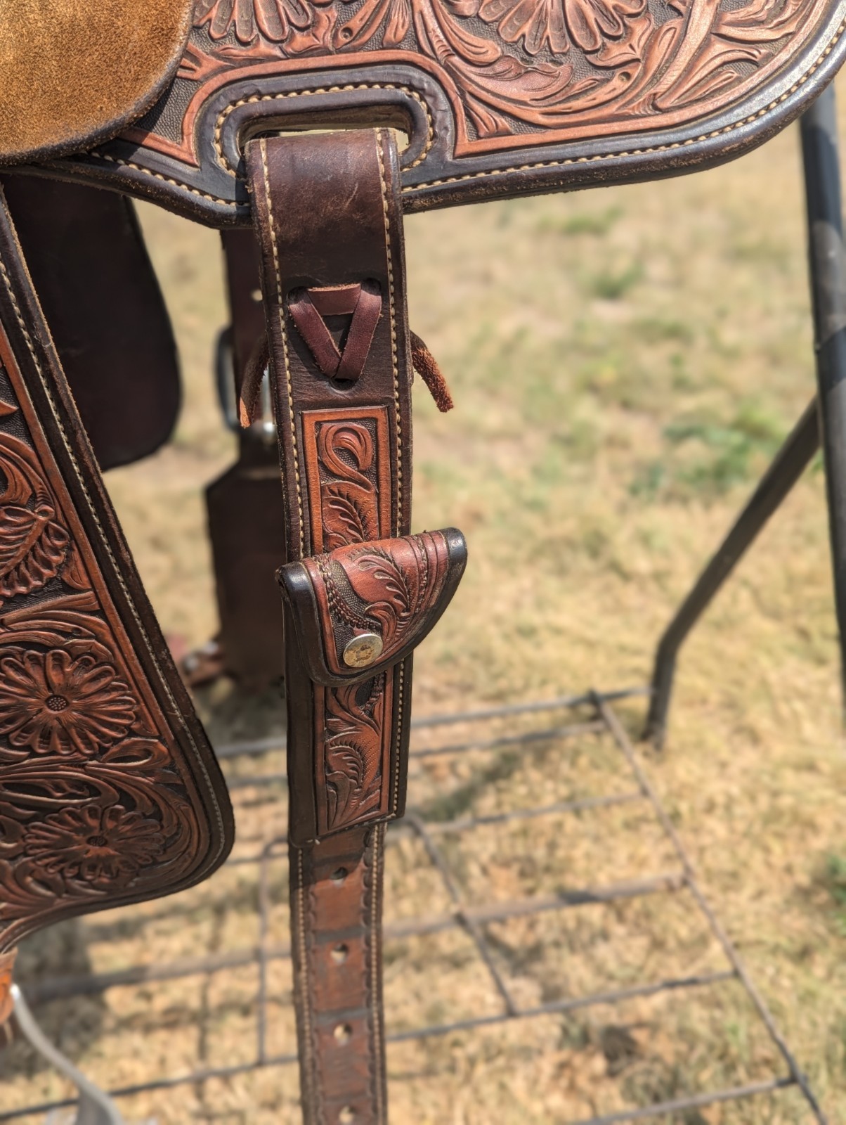 Jeff Smith 13" Gorgeous  tooled Barrel Saddle like  new