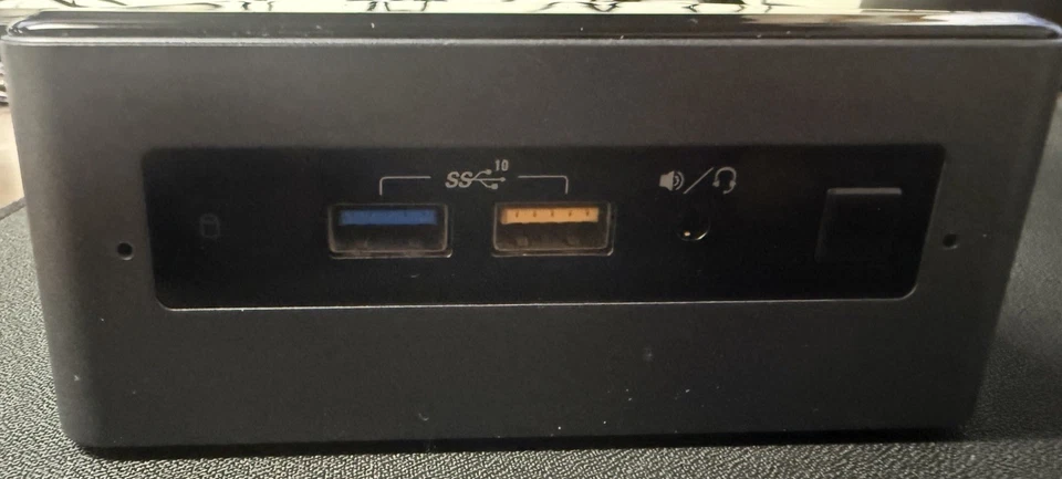 BOXNUC8I5BEH1 NUC 2.3 GHz 8th gen Intel Core i5 32GB RAM 500GB SSD NVME Mini PC - Image 2 of 2