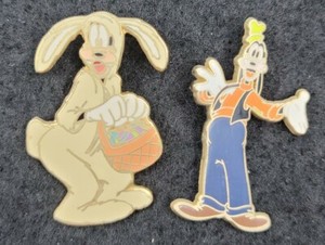 Vintage Goofey Walt Disney Pin Lot x2 Easter Themed