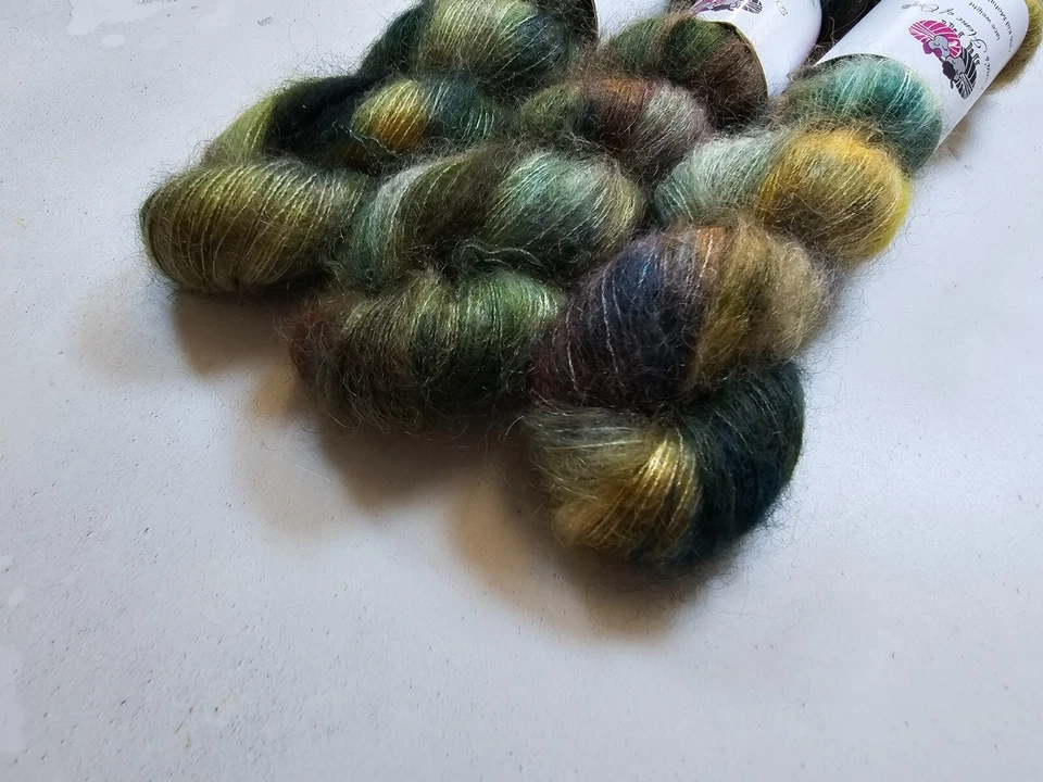 Handgefärbtes Kid Mohair Seide Garn, Spitzengewicht, 50g, FORAGING - Bild 2 von 4