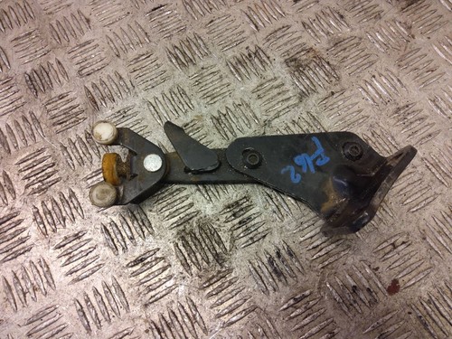 Volkswagen Caddy 2016 Schiebetür Unten Rollenführung Gelenk 2K0843397A SKE59714