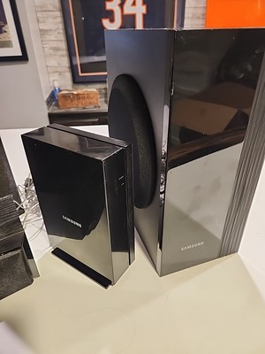 Samsung SWA 5000 Wireless Speaker System W/ Subwoofer 