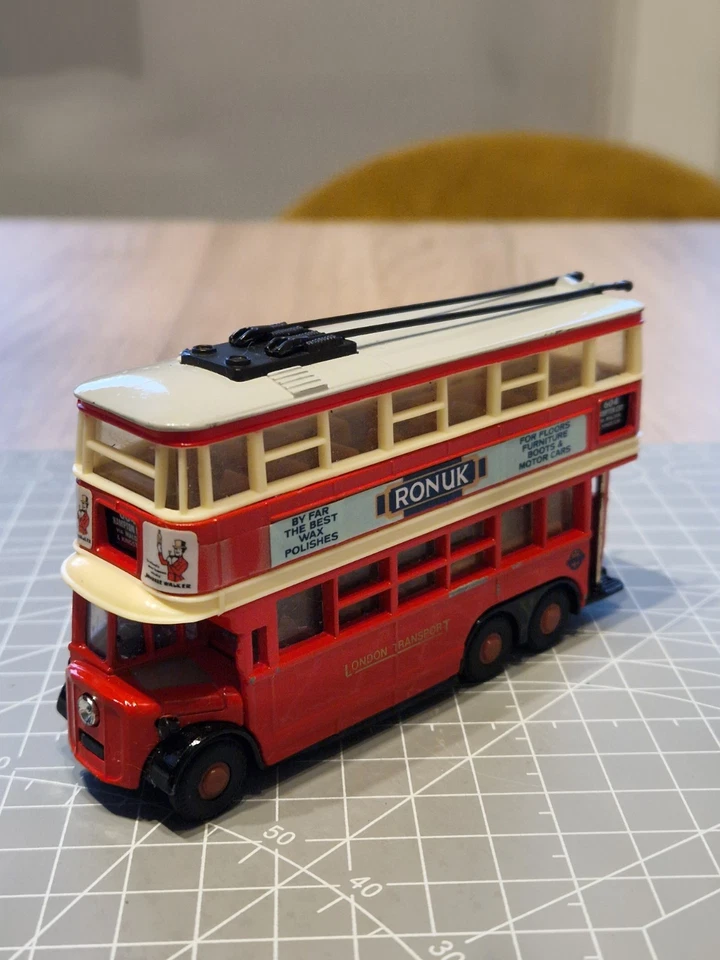 Matchbox Limited Edition Diecast Red Trolley Bus 1:76 Scale - Image 2 of 4