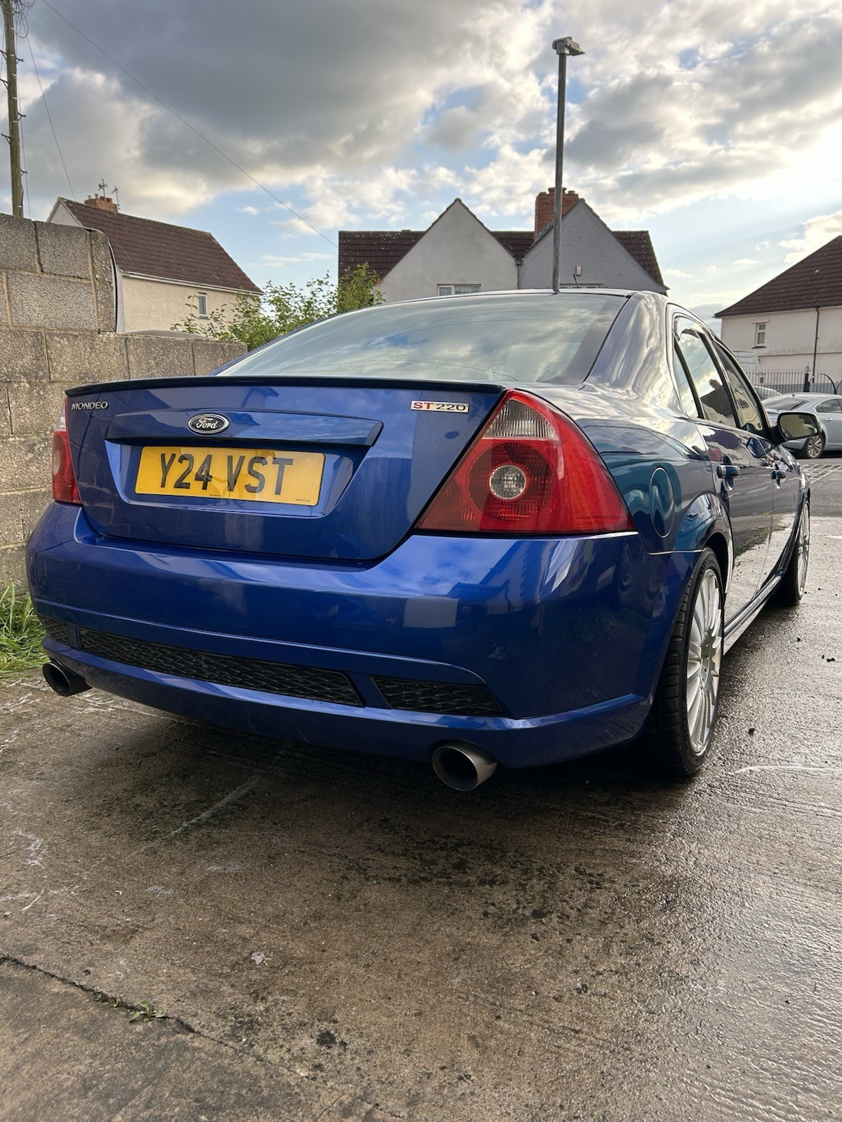 Ford Mondeo St220