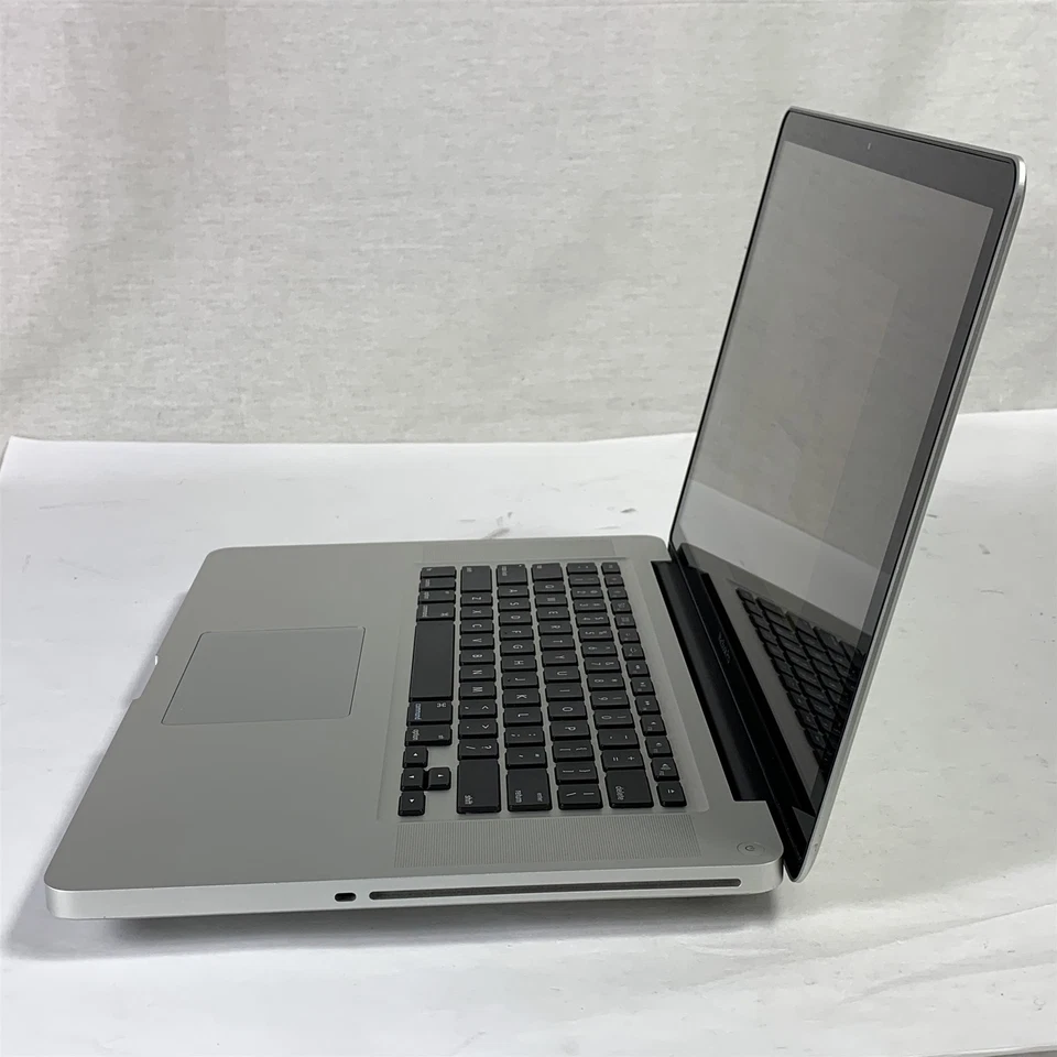 Laptop Apple MacBook Pro A1286 (2012) 15,4" Quad Core i7-3615QM 2,3 GHz 8 GB 500 GB Foto 4 de 4