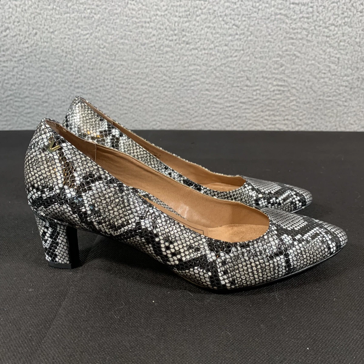 MICHAEL Michael Kors Womens Heels Gray Snakeskin Leather 9 | Womens heels,  Heels, Snakeskin heels