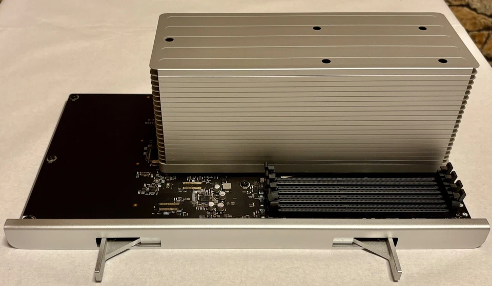 MacPro (2009) 4.1/5,1 A1289 CPU Fach 2,67GHz W3520 Quad-Core Intel Xeon!!! - Bild 3 von 4