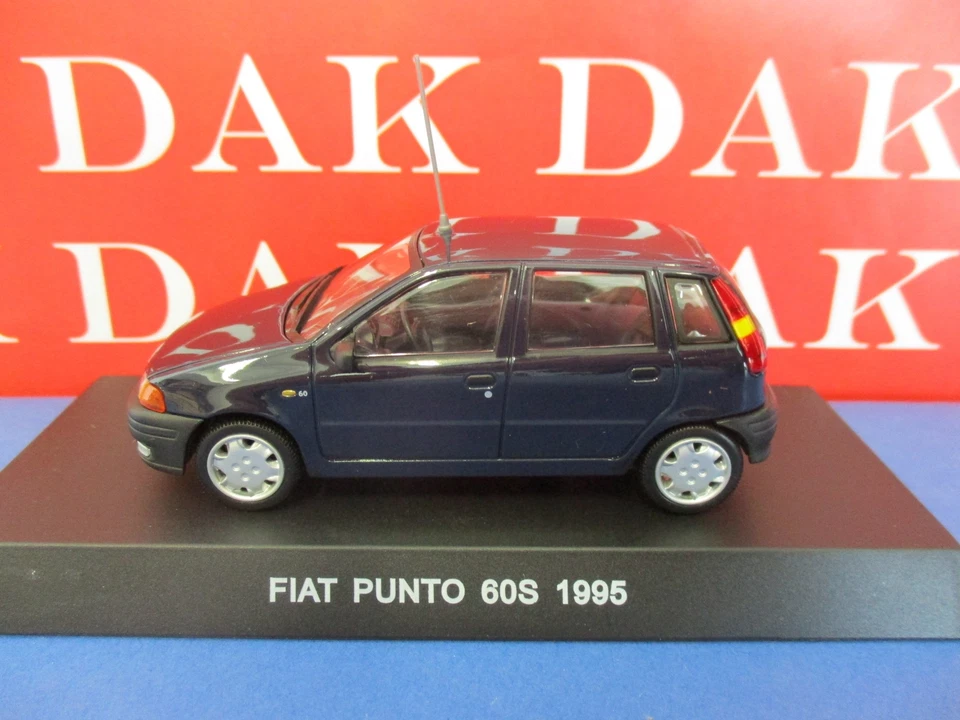 Die cast 1/43 Modellino Auto Carabinieri Fiat Punto 60 S 1995 blu - Immagine 2 di 3
