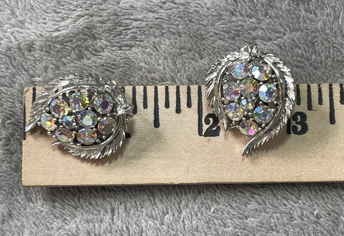 LISNER Clear Rhinestones Silver Tone Clip On Earrings Signed Vintage - Picture 4 of 6