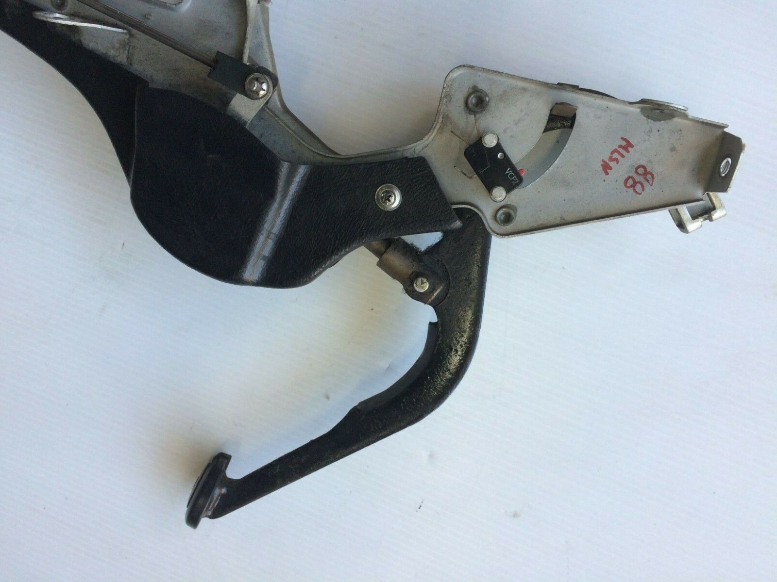 BENTLEY AND ROLLS-ROYCE SILVER SPUR PARKING BRAKE PEDAL ASSEMBLY UG14639