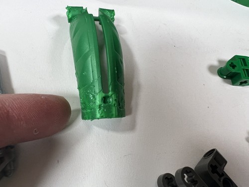 LEGO BIONICLE: Rahkshi Lerahk (8589) Pieces Shown - Picture 4 of 7