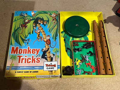 AFFE TRICKSPIEL - TRIANG - KOSTENLOSER VERSAND IN UK!!