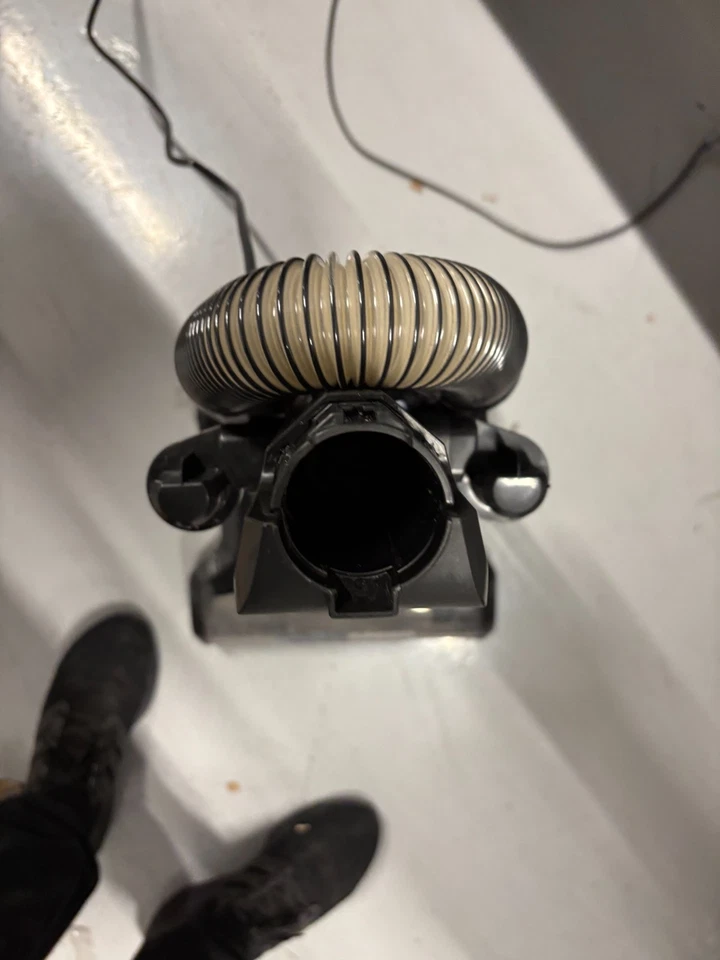 Eureka Powerspeed Turbo Lightweight Vacuum  - Blue NEU188 Motor Only - Image 3 of 4