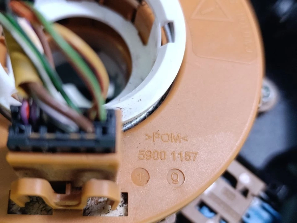 Iveco Daily 6th gen 2015 Steering Column Switch Combination Switch 28351697 BOS117483 - Image 3 of 4