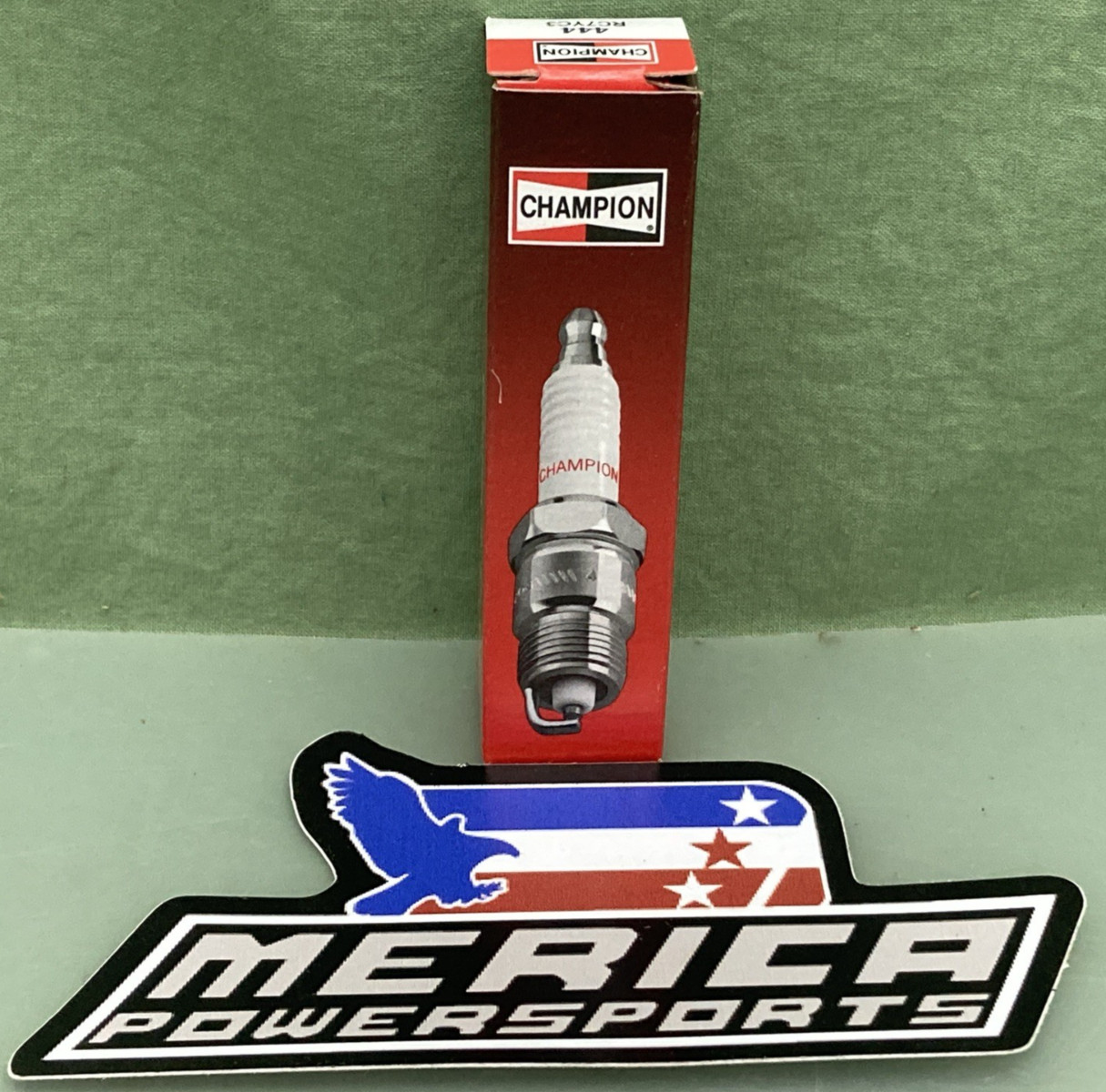 NEW GENUINE CHAMPION 444 RC7YC3 Copper Plus Spark Plug